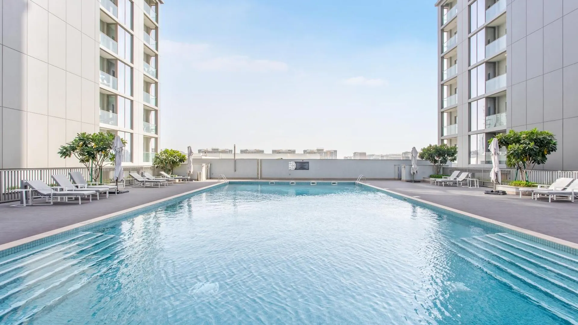 Stay By Latinem Luxury 1Br Holiday Home Cv B207 Near Burj Khalifa Dubai United Arab Emirates